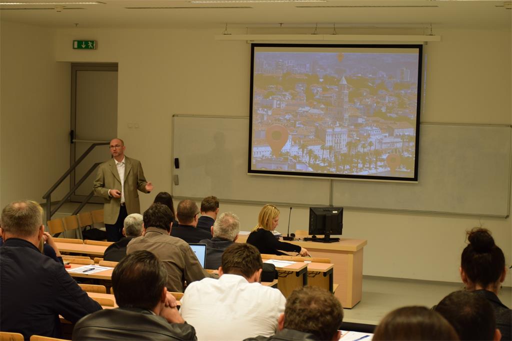 The picture shows the participants of the workshop - NSDI subjects and local promoters - in the first part of the workshop, which began with a lecture by Tomislav Ciceli.