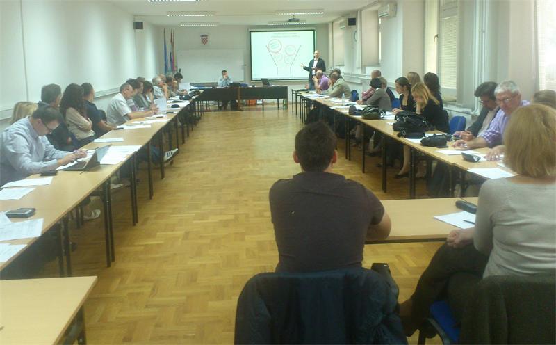 The picture shows the participants of the workshop held in the premises of the Ministry of Administration, about 40 participants.