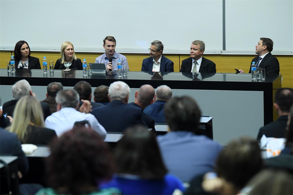 The picture shows the participants of the forum J. Pezo, Lj. Marić, B. Zeba, M. Majcen, V. Cetl and D. Šantek.