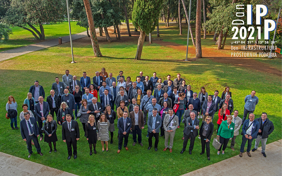 The picture shows a joint photo of the participants of the SDI 2021 Day conference.