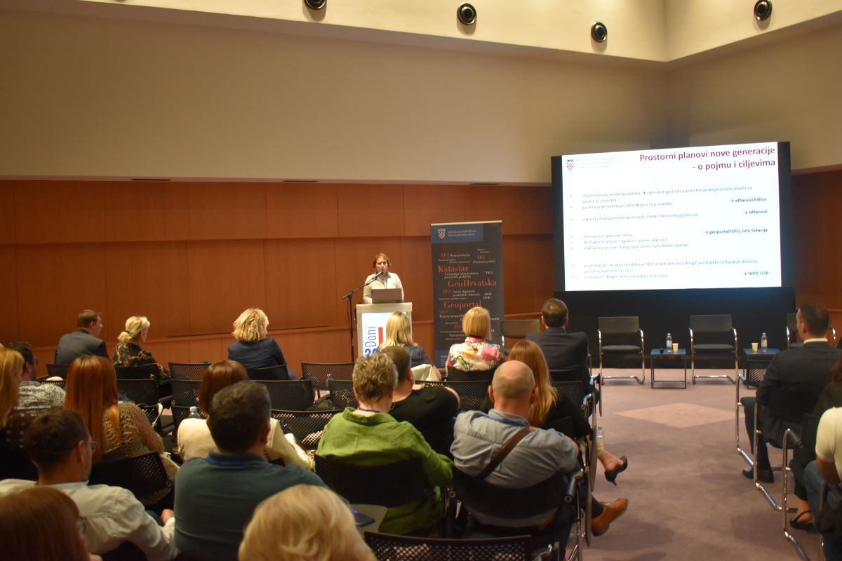 The picture shows the presentation of Habrun S.: Data from authorities in the development of new generation Physical plans and eRežima - a new module of the Physical planning information system