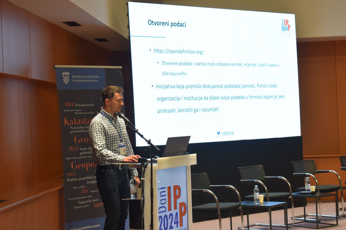 The picture shows the presentation of Turković M.: Use of open data in the GIS