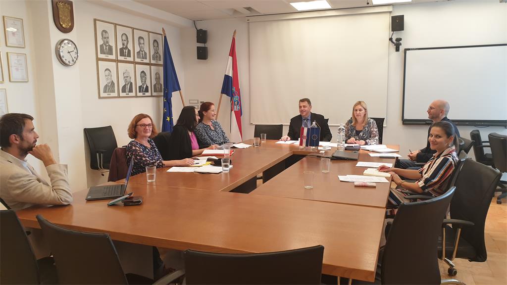 The picture shows NSDC board members D. Šantek, T. Pušelj Ostoški, Ž. Čizmović, V. Poslončec-Petrić, D. Divjak and T. Ciceli, at a meeting held at the premises of the State Geodetic Administration.