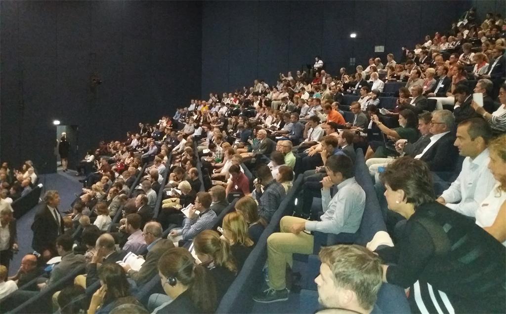 Slika prikazuje sudionike INSPIRE konferencije 2017 kojoj je prisustvovalo više od 1000 sudionika.