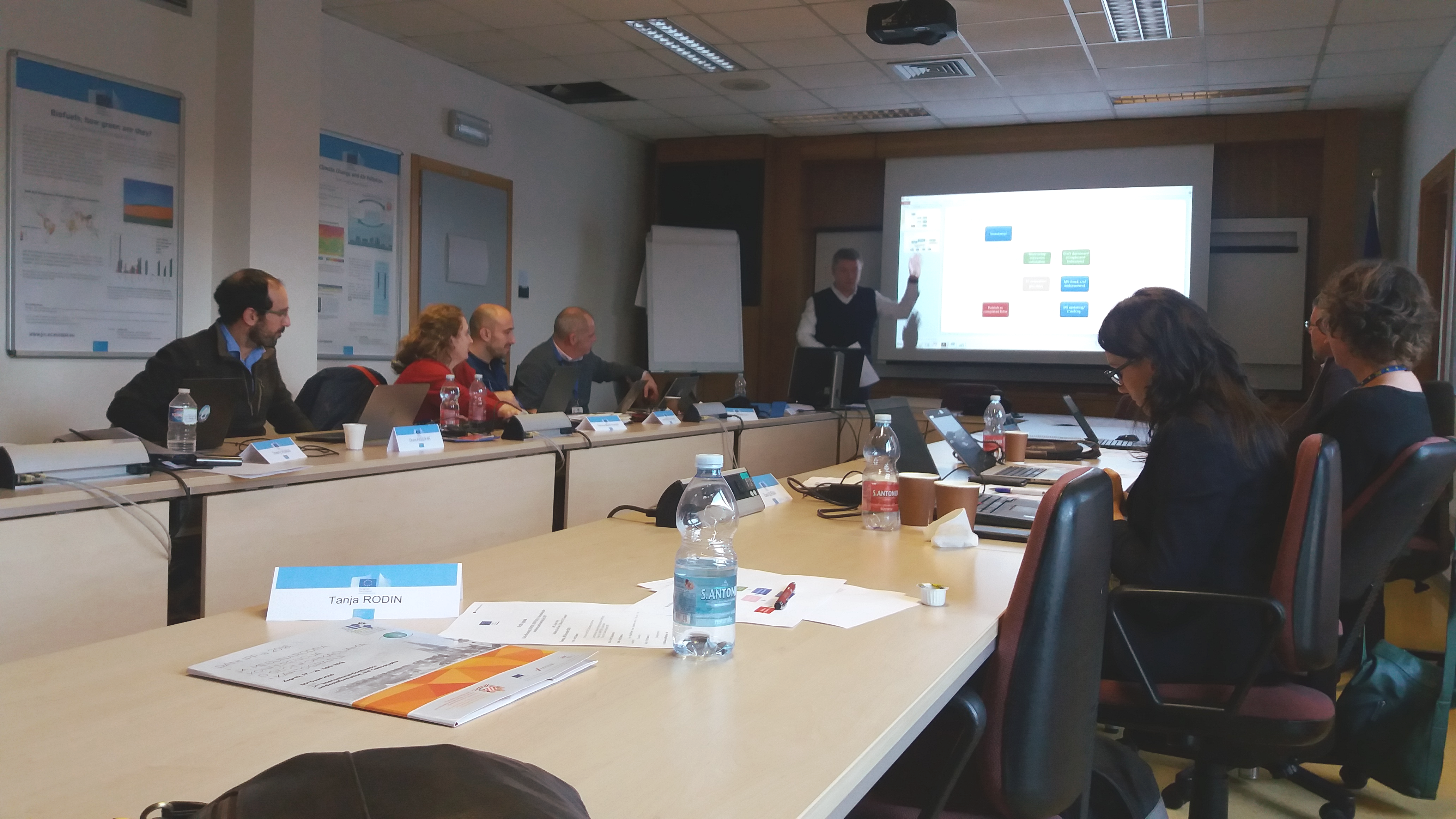 The picture shows the members of the INSPIRE Working Group on Monitoring and Reporting at a working meeting at the Joint Research Center in Ispra, Italy.